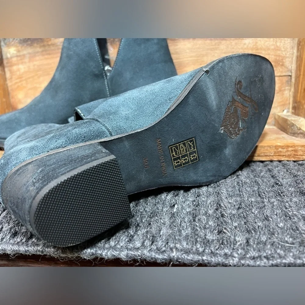 373. NWT Free People Charm Double V Ankle 39 (9) - Picture 5 of 6